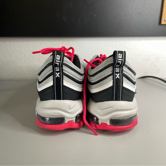 Nike - Picture 5 of 6